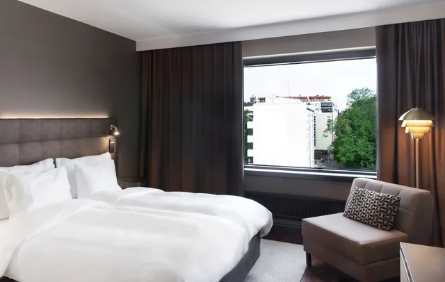 Standard, Twin Beds, City View, Radisson Blu Marina Palace 2/7