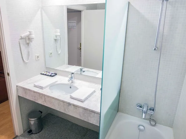 Executive, Triple, Twin Beds, Sofa, Hotel Augusta Barcelona Valles 6/8