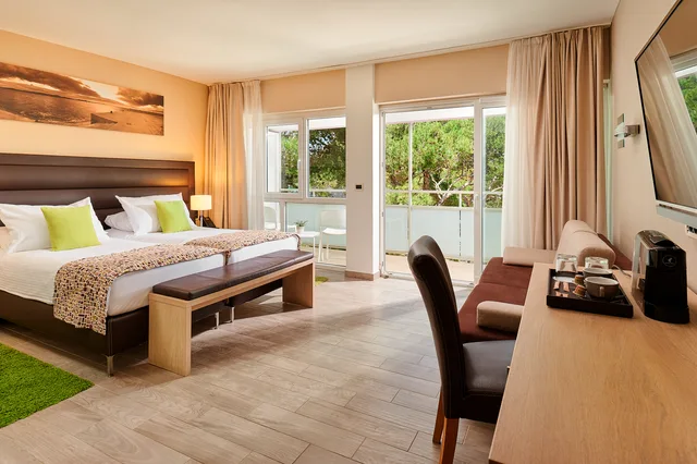 Premium Family Balcony (3+1)، Hotel Pinija 1/2