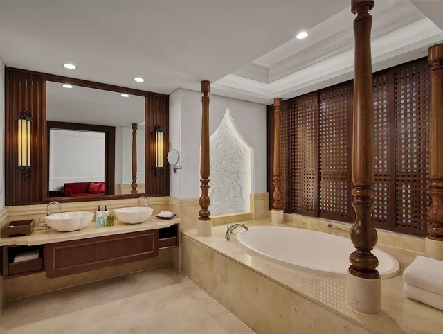 1 Bedroom, Suite, Single Bed, Dining Area, Lounge Access، Intercontinental Hotels Xishuangbanna Resort 5/6