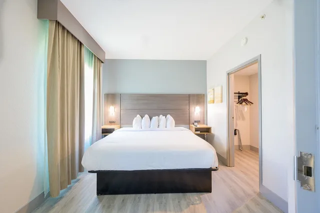 جناح استوديو بسرير كينج لذوي الإعاقة، Hawthorn Suites By Wyndham Panama City Beach Fl 2/7