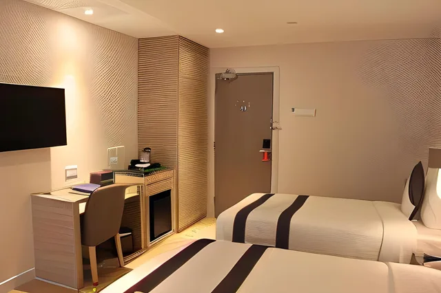 غرفة ديلوكس ثلاثية بسرير كينج، NU Hotel KL Sentral 2/2