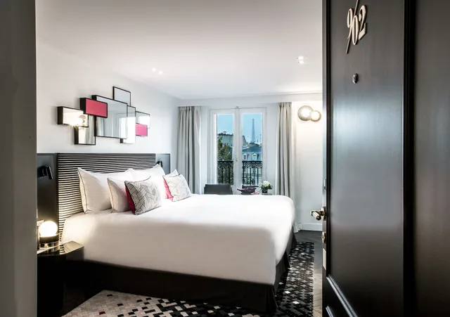 غرفة ديلوكس بسرير كوين، Fauchon L'Hotel Paris 7/10