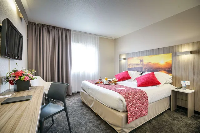 غرفة كومفورت بسرير كوين، ibis Styles Lyon Gorge de Loup Saphir 1/1
