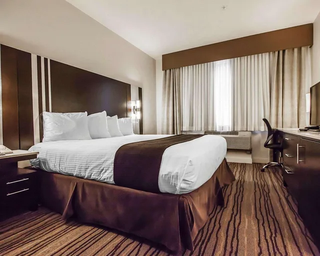 غرفة بسرير كوين لذوي الإعاقة، Comfort Hotel Vancouver Airport 2/4