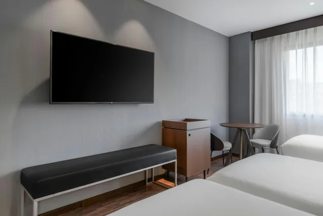 غرفة قياسية ثلاثية بسريرين منفصلين وثلاثة أسرّة، AC Hotel Alicante by Marriott 3/6