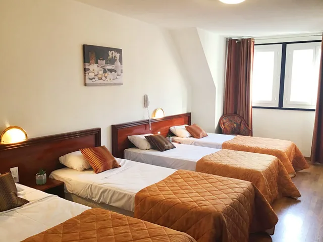 غرفة قياسية رباعية بسرير مزدوج وسريرين منفصلين، HOTEL ANGELIC-MYRIAM 4/10