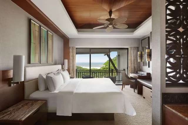 Garden, Deluxe, King Bed, Sea View، Shangri-La Rasa Ria Kota Kinabalu 3/4