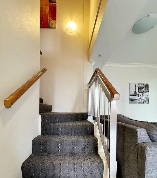 غرفة تنفيذية بسرير كوين بـ3 غرف نوم، YEHS Hotel Sydney Harbour Suites 3/5