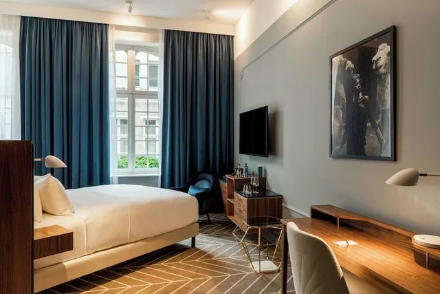 Superior, King Bed, Sapphire House Antwerp, Autograph Collection 1/10