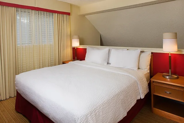 استوديو بسرير كوين مع أريكة لذوي الإعاقة، Residence Inn by Marriott Binghamton 1/2