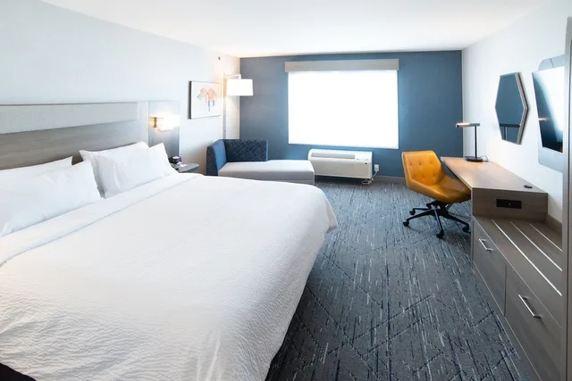 غرفة قياسية بسرير فردي، Holiday Inn Express & Suites - Moose Jaw an IHG Hotel 1/2