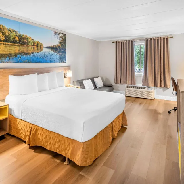 غرفة ديلوكس بسرير كوين، Days Inn by Wyndham Columbus East Airport 1/6