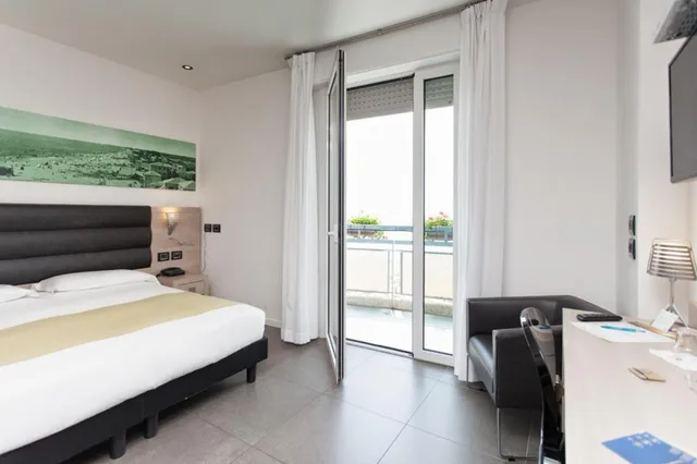 غرفة سوبيريور بإطلالة على البحر، HOTEL ADLON 1/3