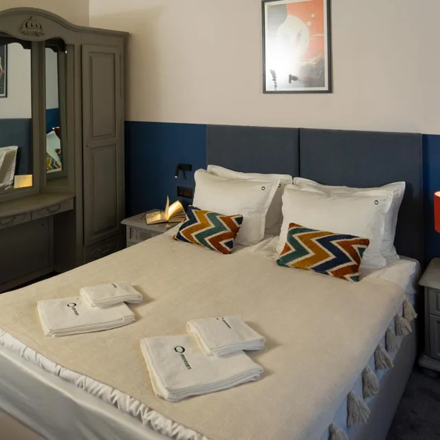 جناح، Maria Luisa Hotel 2/10