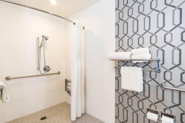غرفة قياسية بسريرين كوين لذوي الإعاقة، Holiday Inn Express Hollywood Walk of Fame An Ihg Hotel 5/5