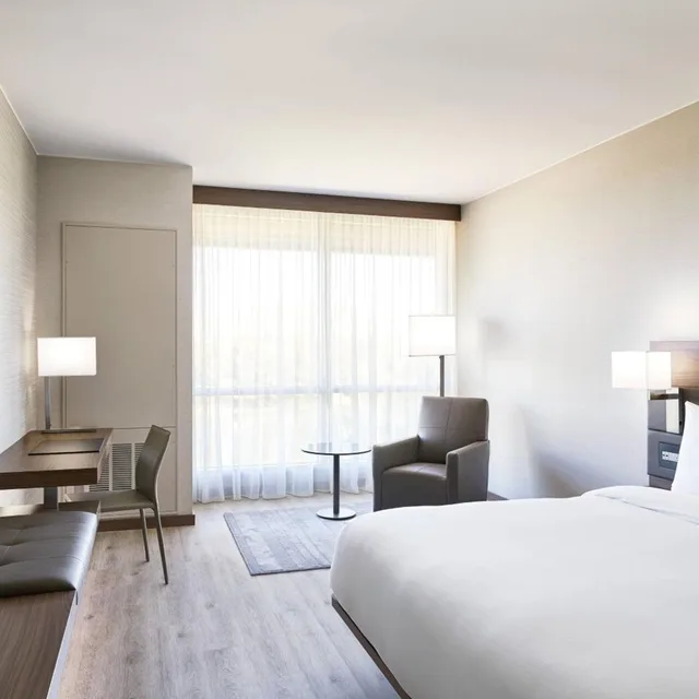غرفة بسرير كينج مع أريكة، Ac Hotel By Marriott Phoenix Biltmore 5/10