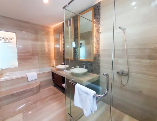جناح رئاسي بسرير كينج، Swiss-Belhotel Ambon 3/4