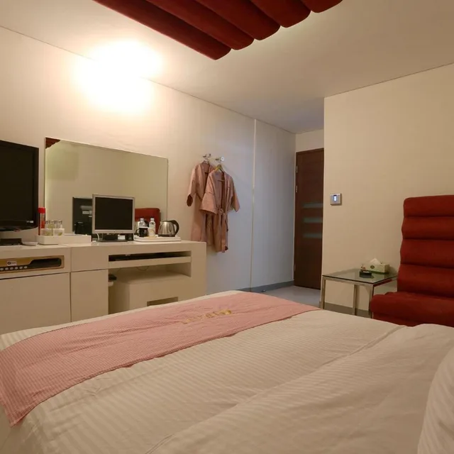 غرفة بسرير مزدوج، Q Hotel 7/10