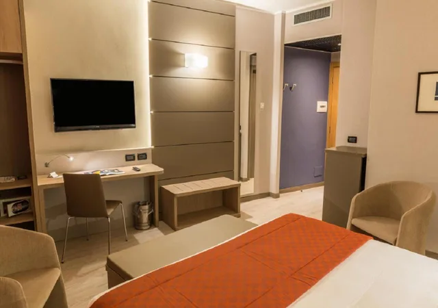 غرفة سوبيريور بسرير كينج، Cardano Hotel Malpensa 3/5