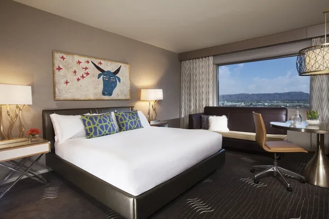 Essential, King Bed, High Floor، Hotel Palomar Phoenix A Kimpton Hotel 1/6