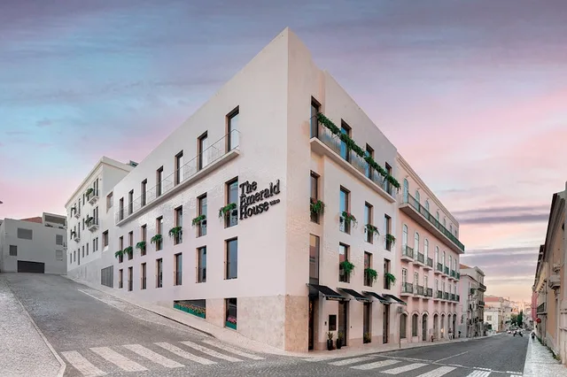 The Emerald House Lisbon Curio Collection by Hilton، Alcantara، Belem 5/41