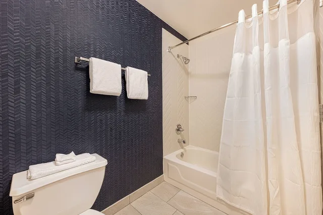 جناح بسريرين كوين مع أريكة، Fairfield Inn Suites Chicago Naperville 3/3