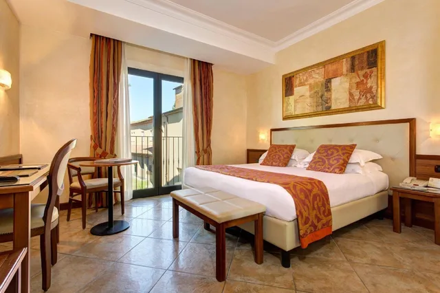 غرفة سوبيريور بسريرين منفصلين، Hotel Athena Siena 1/7