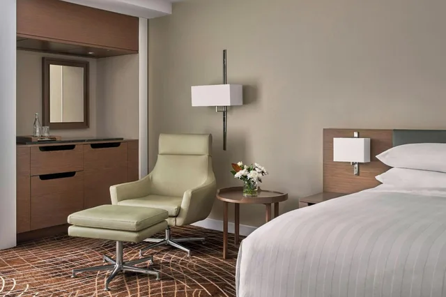 غرفة غراند بسرير مزدوج، Melbourne Marriott Hotel 1/4