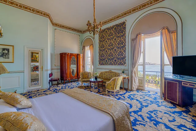Golden Paradise Suite Direct Sea View with Light Dinner، Le Metropole Luxury Heritage Hotel Since 1902 by Paradise Inn Group 2/10