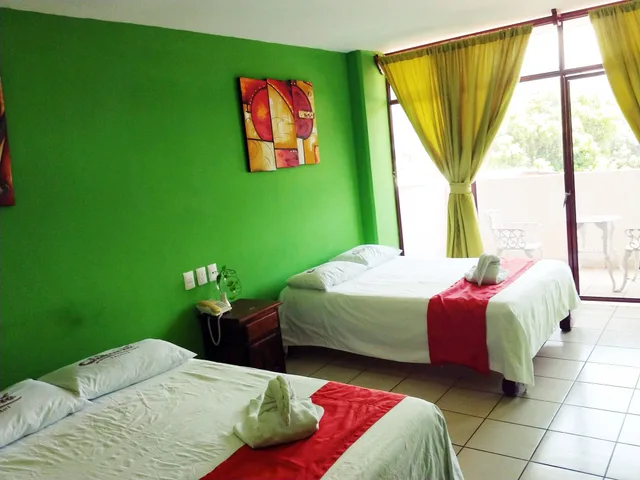 غرفة رباعية، Hotel Savaro 8/10