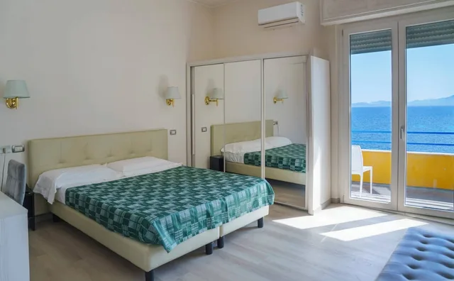 غرفة ديلوكس بسرير مزدوج بإطلالة على البحر، Hotel Ristorante Calamosca 4/9