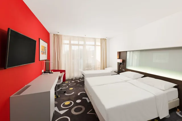 غرفة قياسية بسريرين منفصلين، Park Inn by Radisson Sarvar Resort & Spa - All Inclusive 6/10