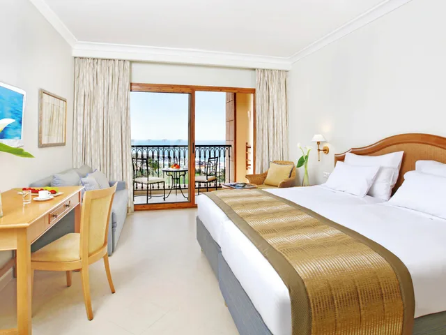 غرفة كلاسيكية بسرير مزدوج بإطلالة على المدينة، Movenpick Resort and Marine Spa Sousse 4/9