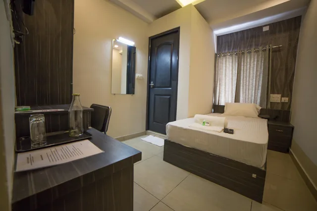 Standard, Single, South Gate Residency 1/3