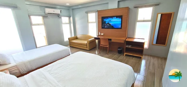 غرفة سوبيريور ثلاثية بسريرين مزدوجين بغرفة نوم واحدة، Marvins Seaside Inn 5/6