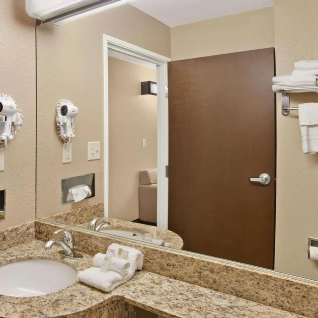 غرفة ديلوكس بسرير كوين لذوي الإعاقة، Microtel Inn & Suites by Wyndham Sayre 5/7