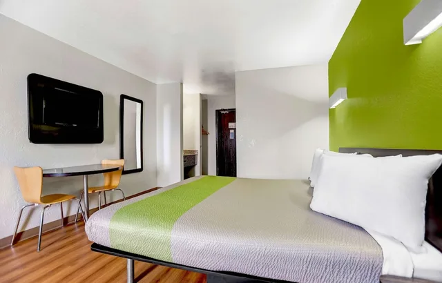 جناح بسرير كينج، Motel6 Moriarty, NM 3/8