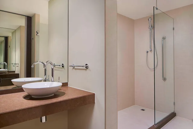 جناح بسريرين منفصلين بغرفة نوم واحدة، FOUR POINTS BY SHERATON PERTH 5/6