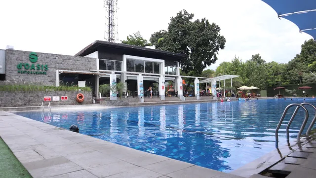 جناح ديلوكس بإطلالة على المسبح، Oasis Siliwangi Sport Hotel 1/2