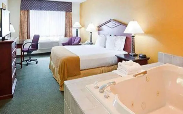 جناح بسرير كينج، Blue Way Inn Eagan Extended Stay 3/4