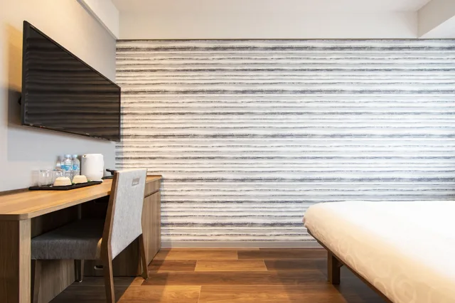 غرفة سوبيريور بسرير كوين في طابق مرتفع، Karaksa Hotel Grande Shin-Osaka Tower 3/4