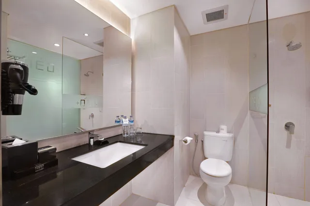 غرفة ديلوكس بسريرين منفصلين، Hotel Neo Kuta Legian 3/3