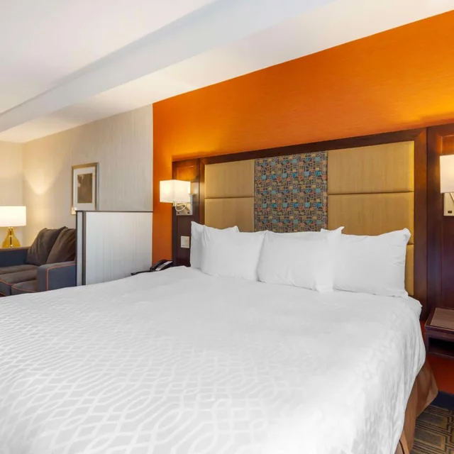 جناح بسرير كينج بغرفتي نوم، Best Western Plus Chateau Fort St. John 2/6