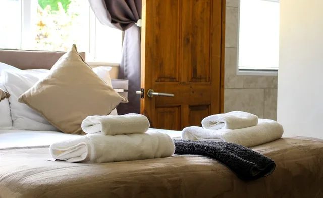 غرفة بسرير كينج، Ham And Cheese Country Inn 2/6