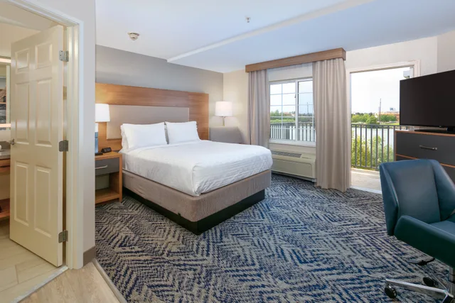 جناح استوديو بسرير كوين بشرفة، Candlewood Suites Idaho Falls 5/7