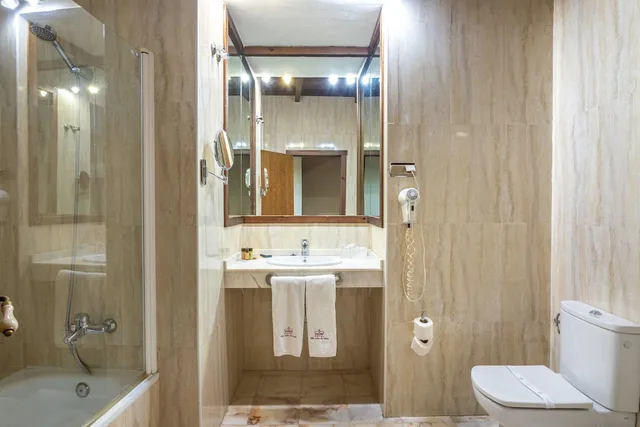 غرفة عائلية ثلاثية بسرير مزدوج وسرير فردي، Sao Joao de Deus by RIDAN Hotels 6/8