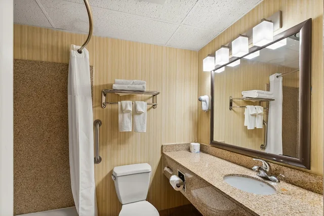 غرفة قياسية بسريرين مزدوجين، Quality Inn Harpers Ferry - Charles Town 10/10