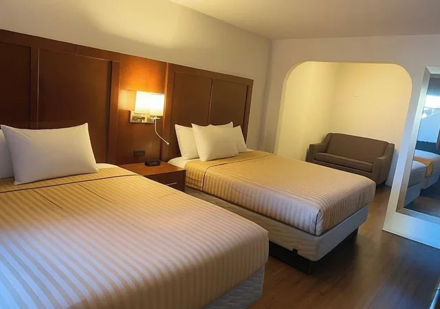 غرفة قياسية بسريرين كوين، Super 8 Phoenix Downtown 1/3