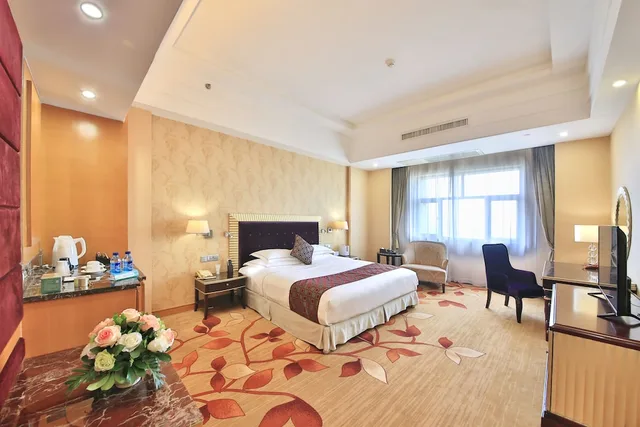 غرفة تنفيذية بسرير كينج بإطلالة على المدينة، Xinhui Country Garden Phoenix Hotel 8/10